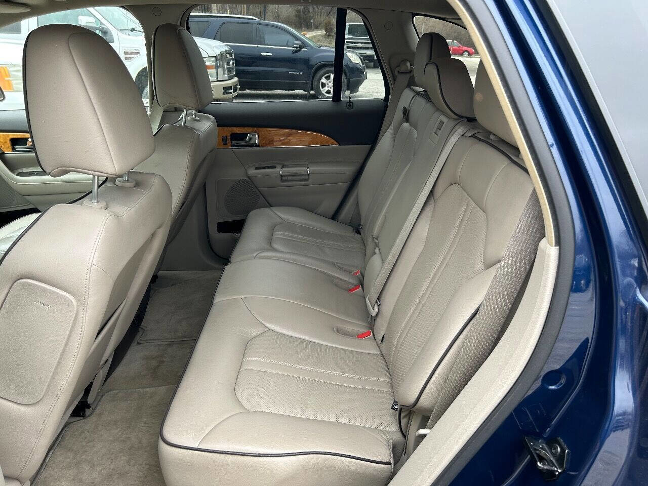 Used 2012 Lincoln MKX AWD image 17