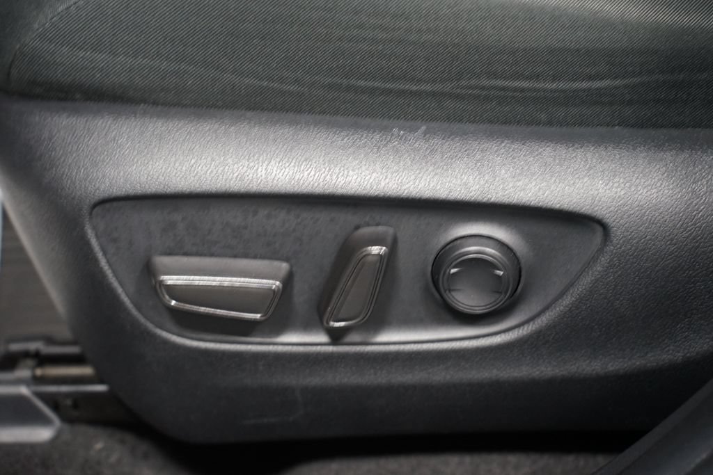 Used 2023 Toyota RAV4 XLE FWD image 33
