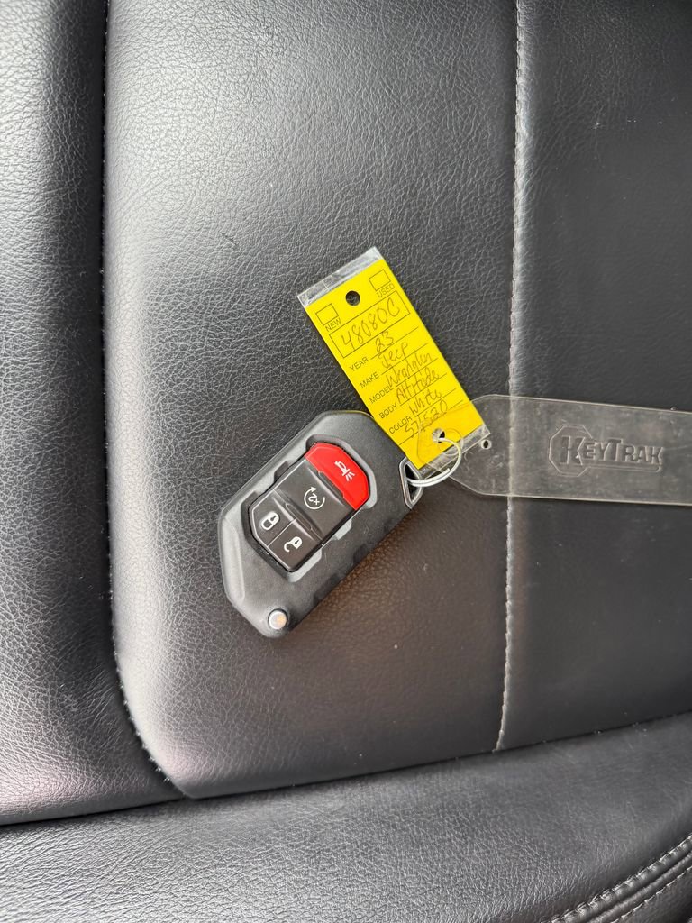 Used 2023 Jeep Wrangler Altitude image 29