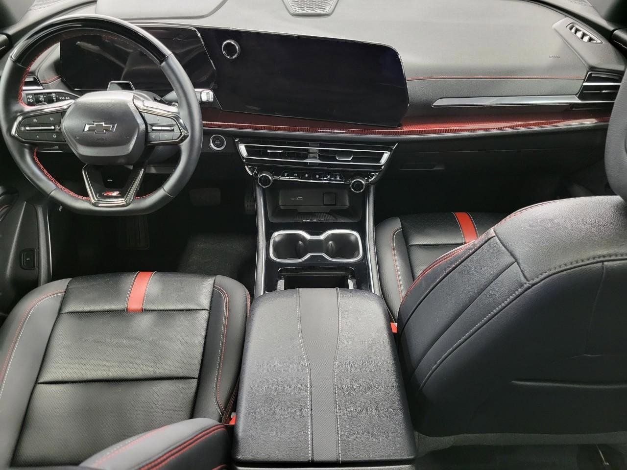 Certified 2024 Chevrolet Traverse RS w/ LPO, Floor Liner Package image 6