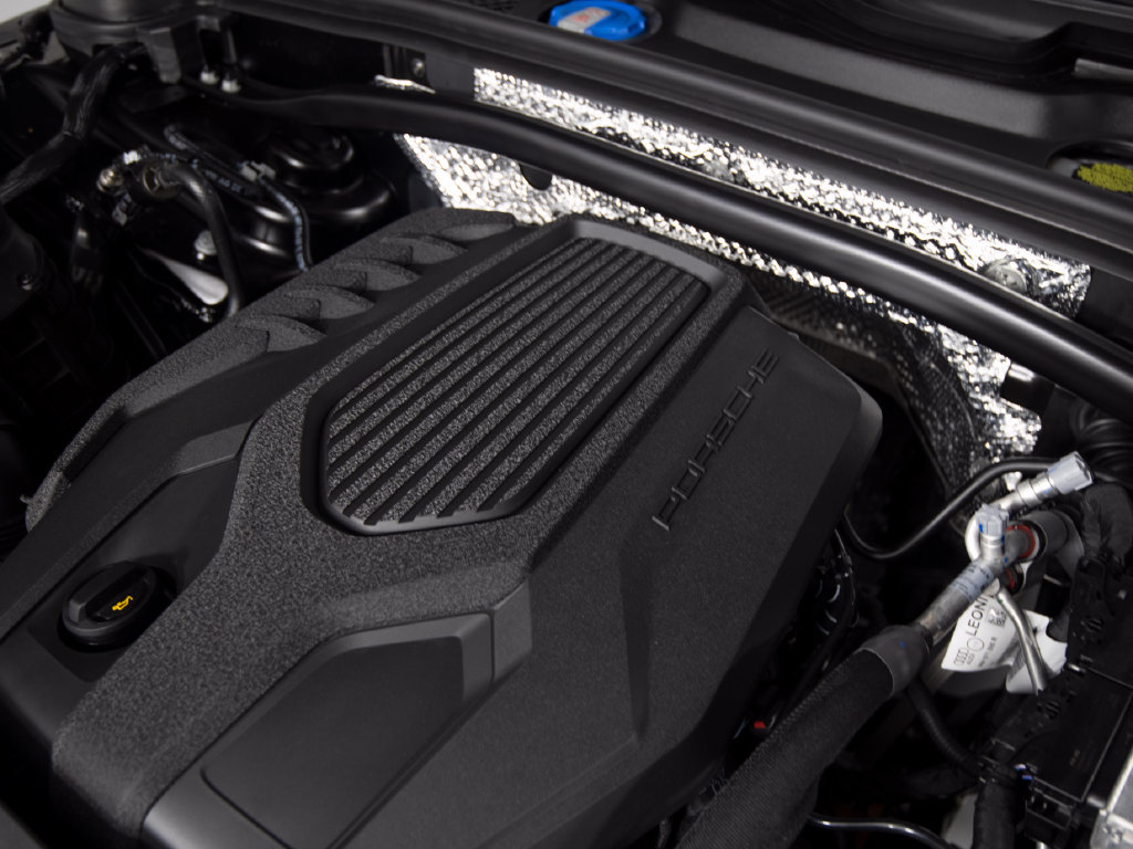 Certified 2026 Porsche Macan AWD/4WD image 39