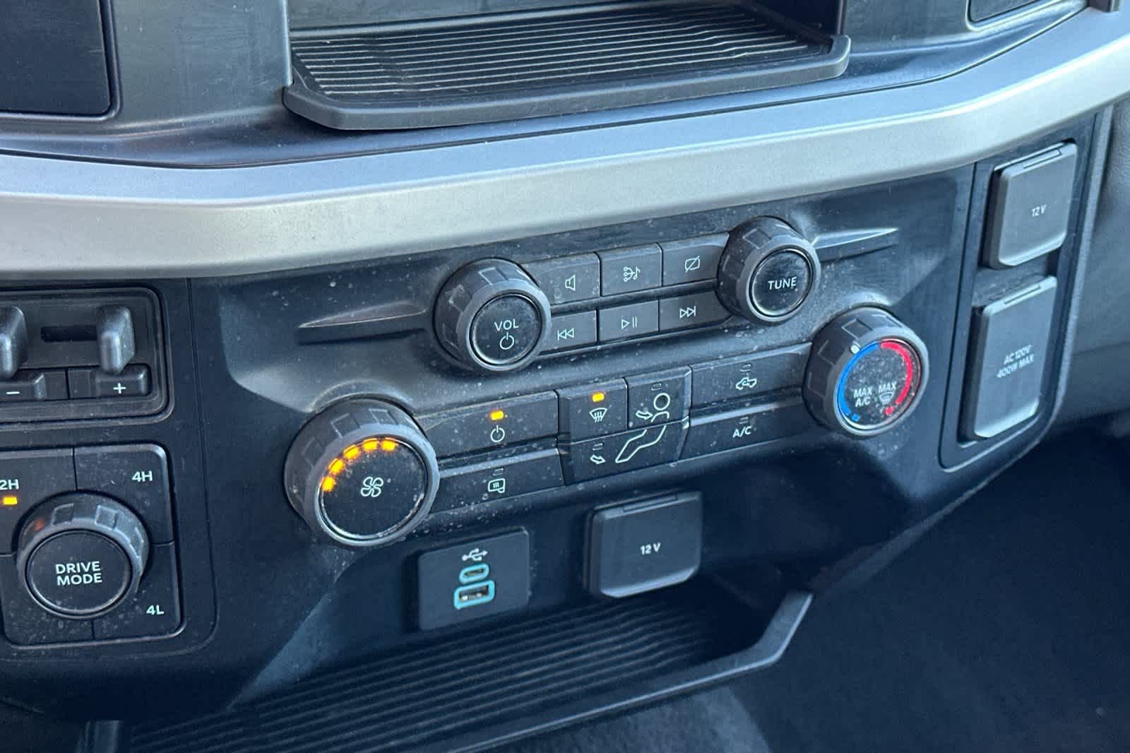 Used 2024 Ford F350 XLT image 19