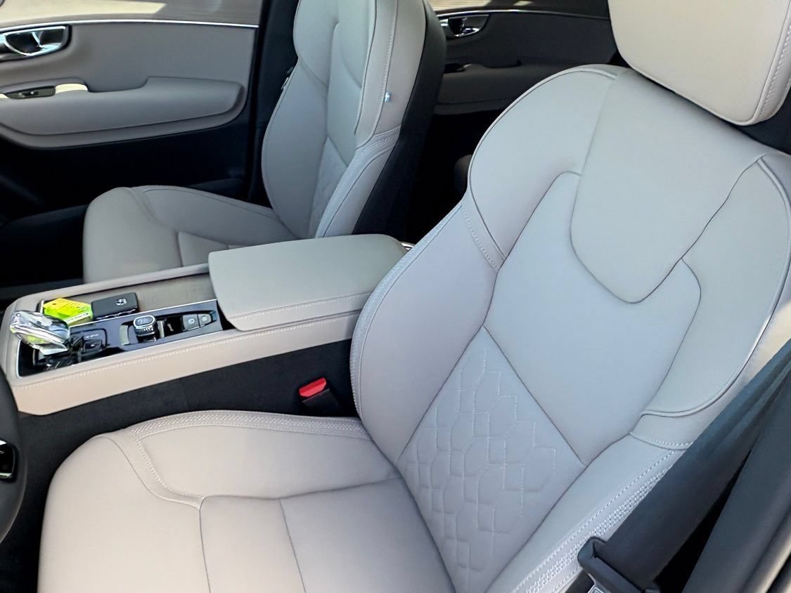 New 2026 Volvo XC90 B6 Plus w/ Protection Package Premier AWD/4WD image 19