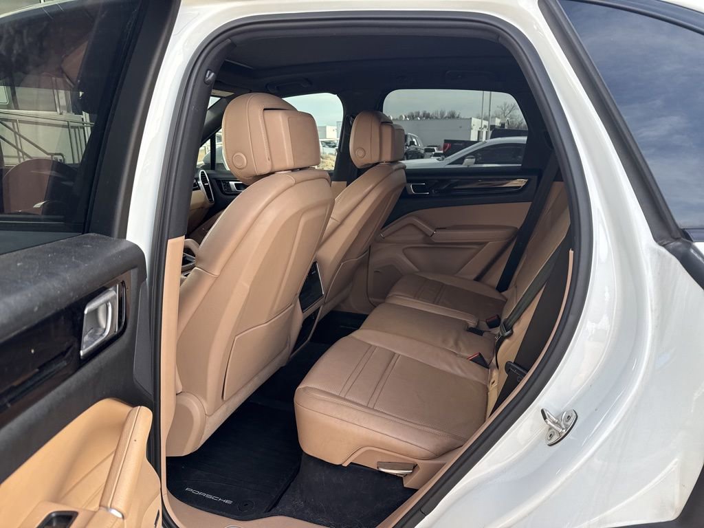Used 2020 Porsche Cayenne image 9