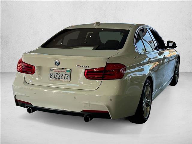 Used 2018 BMW 340i Sedan w/ Executive Package RWD image 12