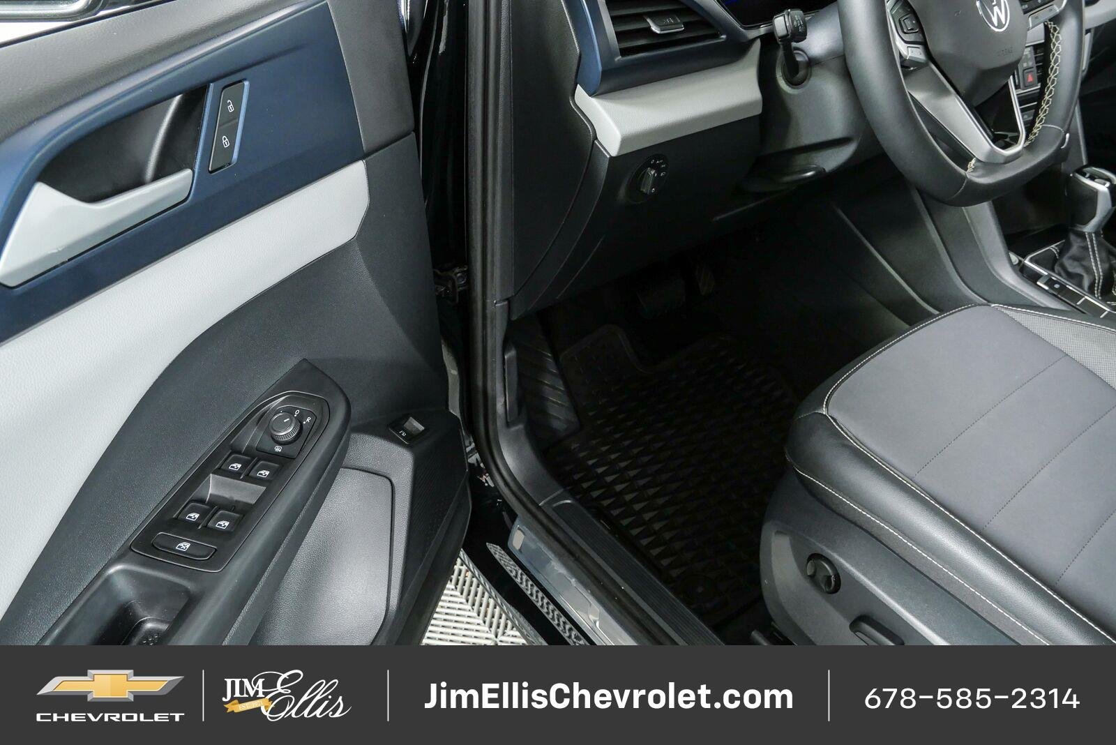 Used 2023 Volkswagen Taos SE FWD image 8