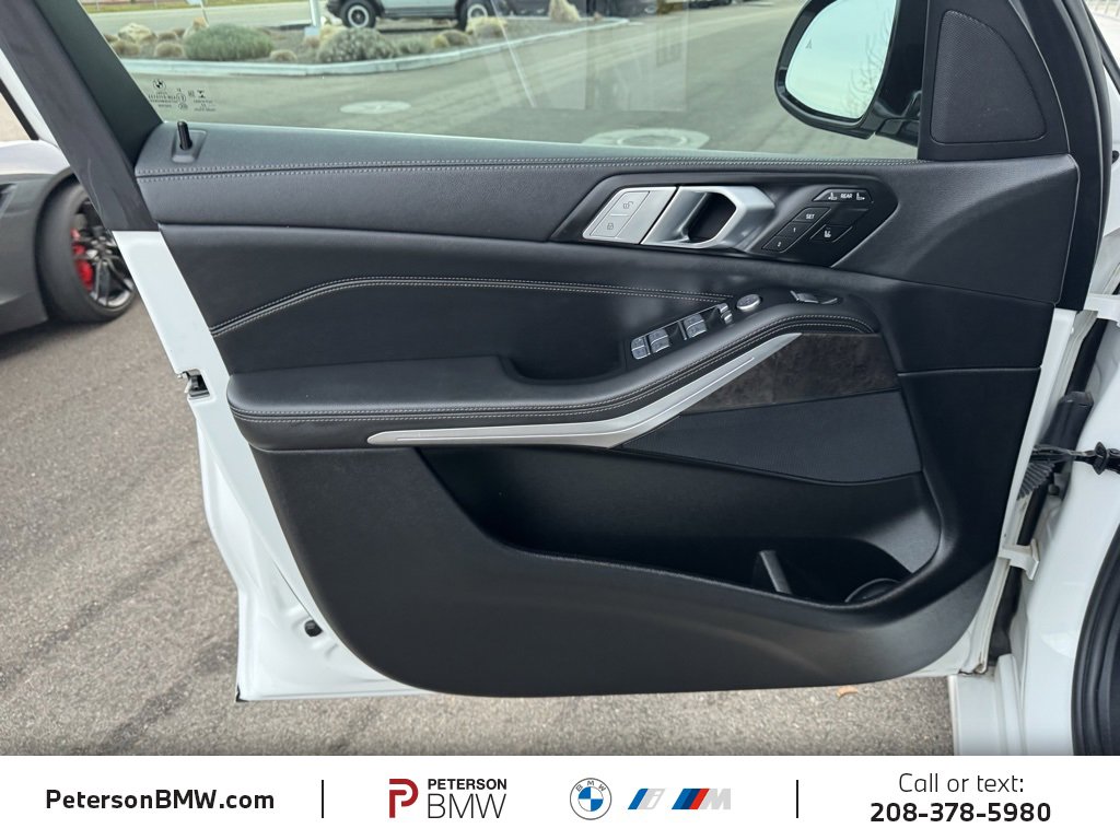 Used 2022 BMW X7 xDrive40i w/ Premium Package image 15