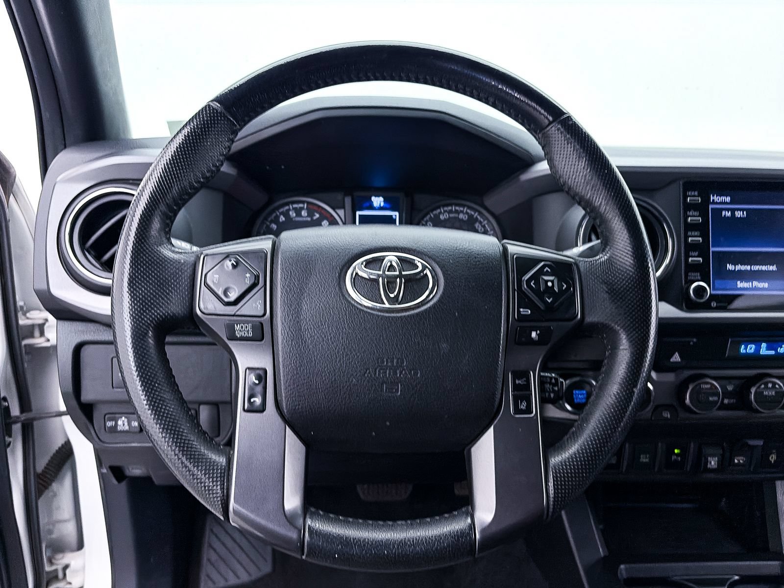 Used 2021 Toyota Tacoma TRD Off-Road w/ Technology Package AWD/4WD image 30