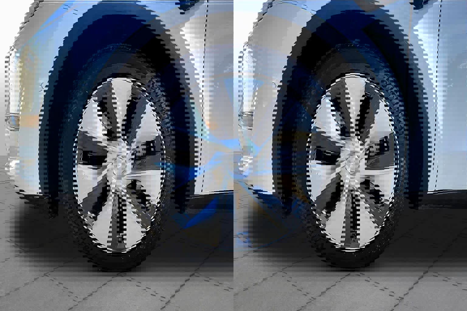 Used 2021 Tesla Model Y Long Range image 10