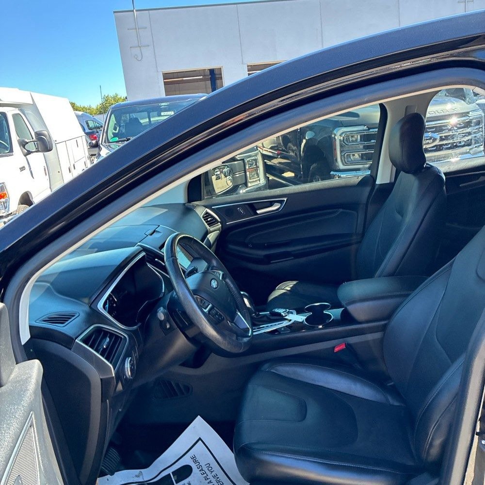 Used 2017 Ford Edge Titanium w/ Equipment Group 301A AWD/4WD image 5