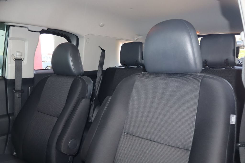 Used 2012 Toyota FJ Cruiser 4WD w/ Upgrade Pkg image 18