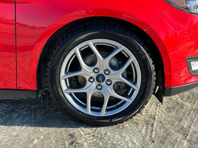 Used 2015 Ford Focus SE w/ Equipment Group 201A image 9