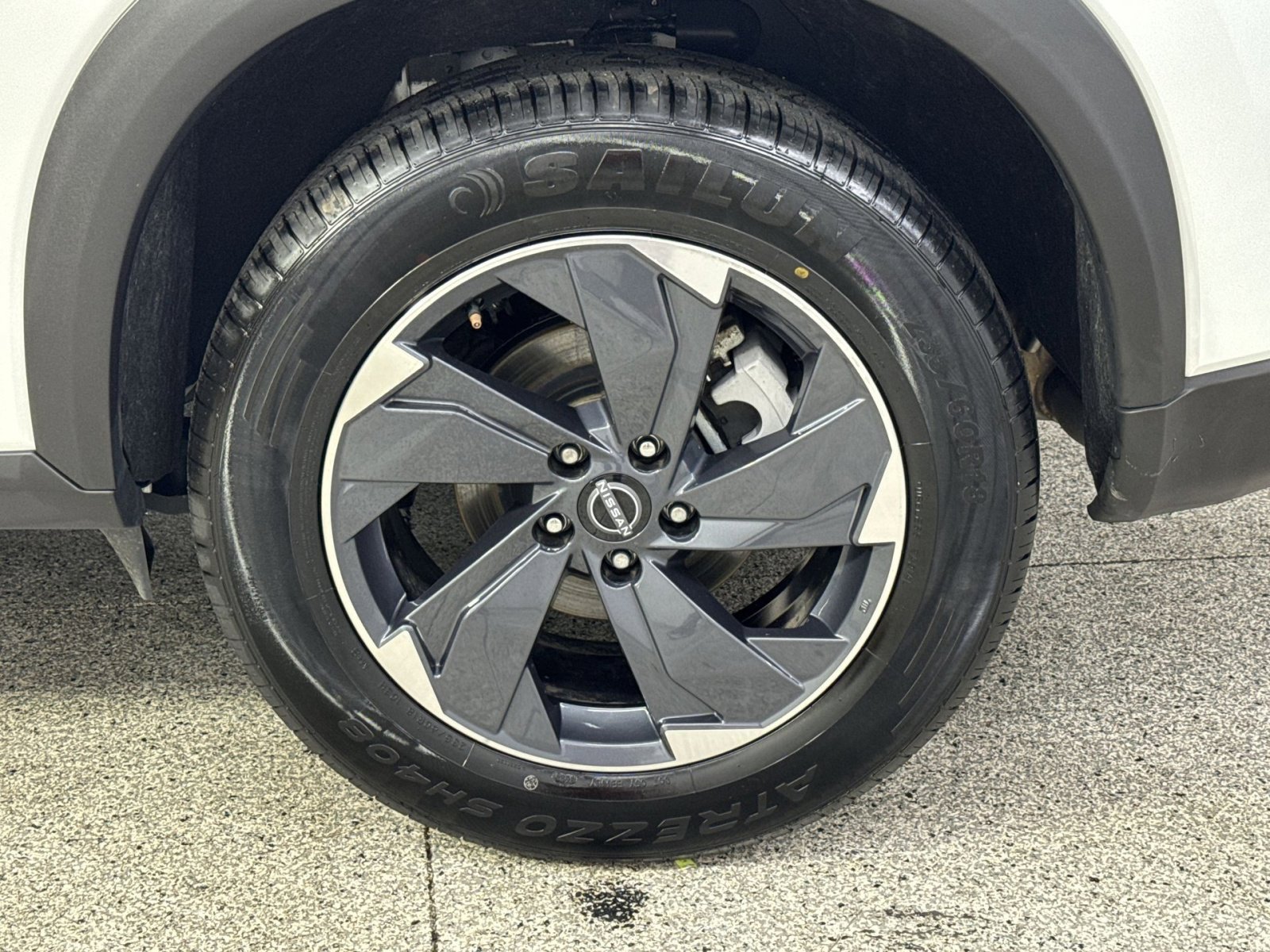 Used 2024 Nissan Rogue SV image 16