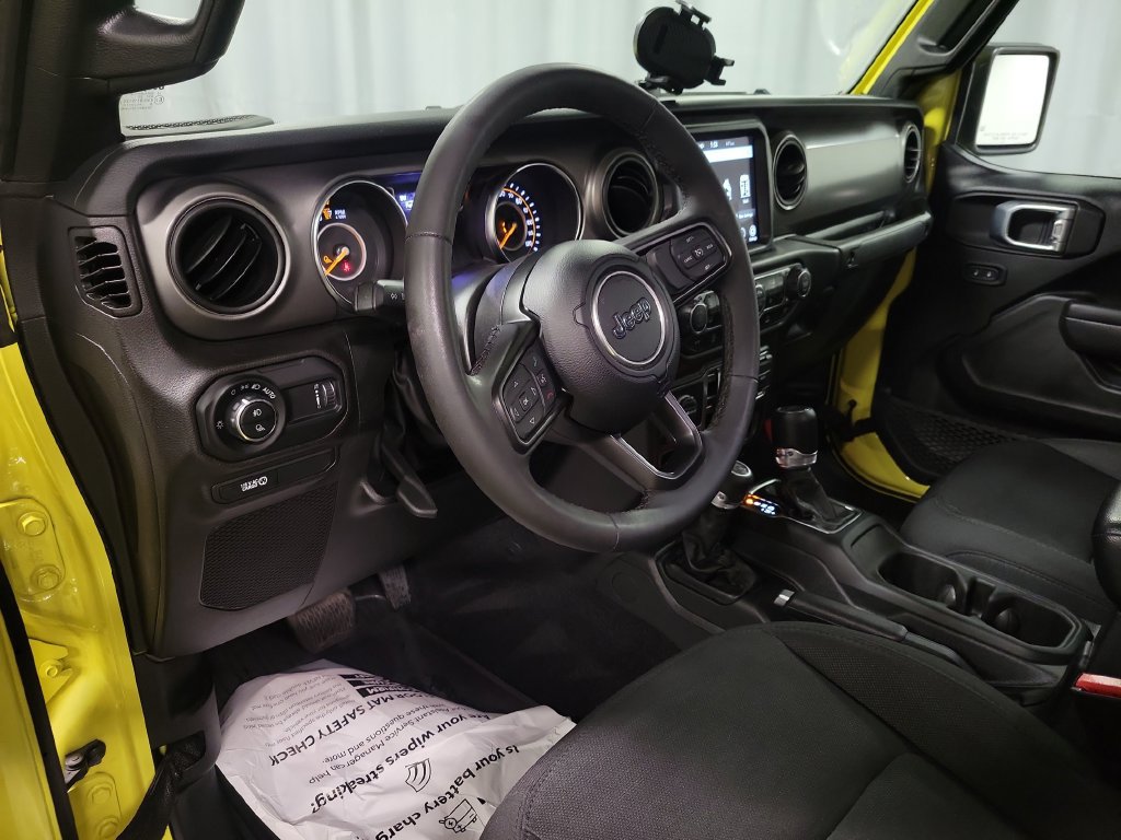 Used 2023 Jeep Gladiator Sport AWD/4WD image 16