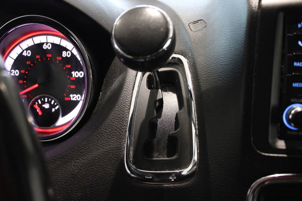 Used 2019 Dodge Grand Caravan SXT image 16