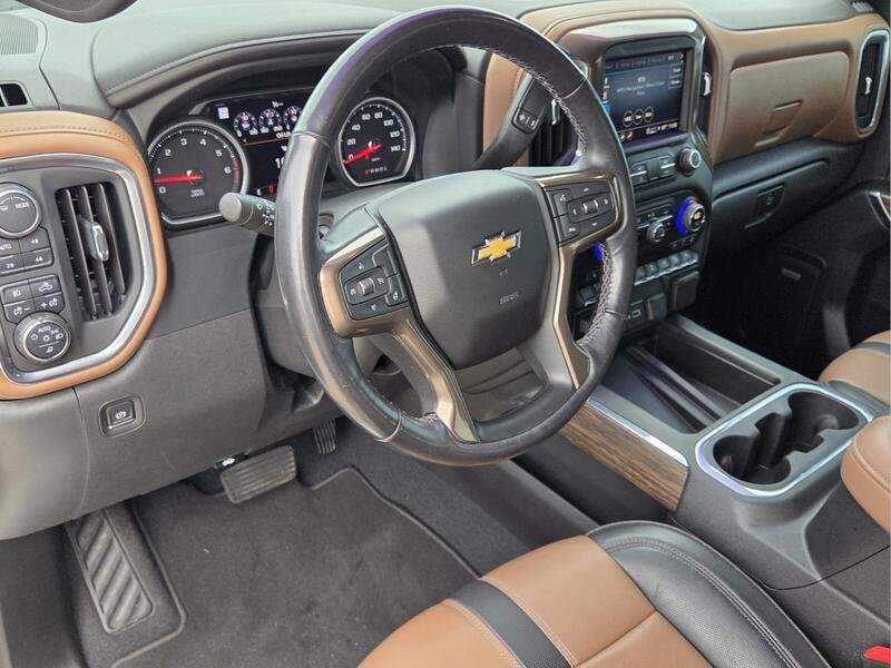 Used 2022 Chevrolet Silverado 1500 High Country w/ Z71 Off-Road Package AWD/4WD image 11