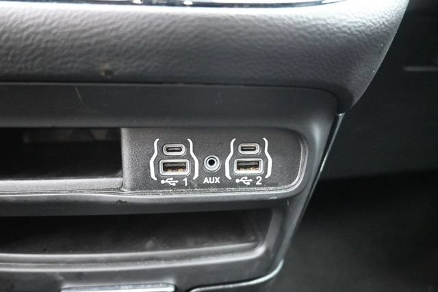 Used 2025 Chrysler Pacifica Select FWD image 26
