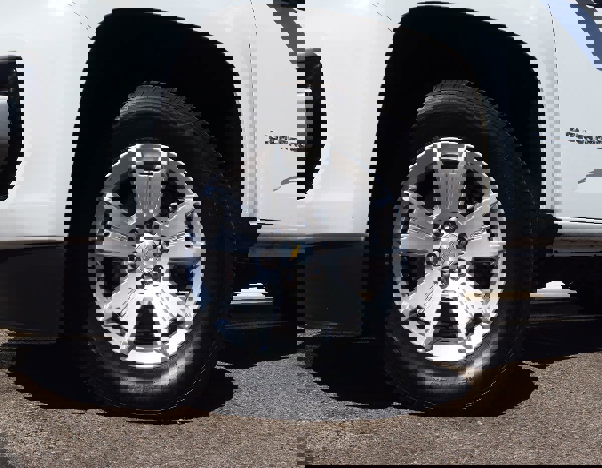 Used 2022 Chevrolet Colorado LT w/ Fleet Safety Package image 5