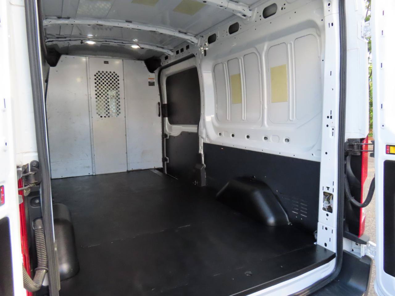 Used 2018 Ford Transit 150 148 Medium Roof RWD image 19