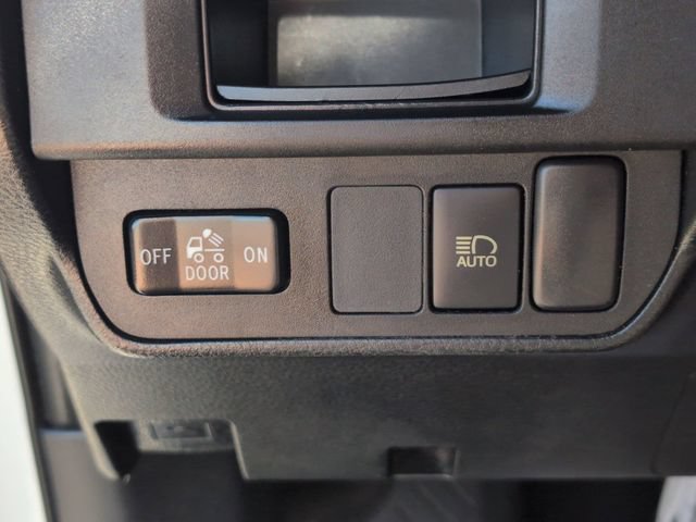 Used 2018 Toyota Tacoma SR5 RWD image 19