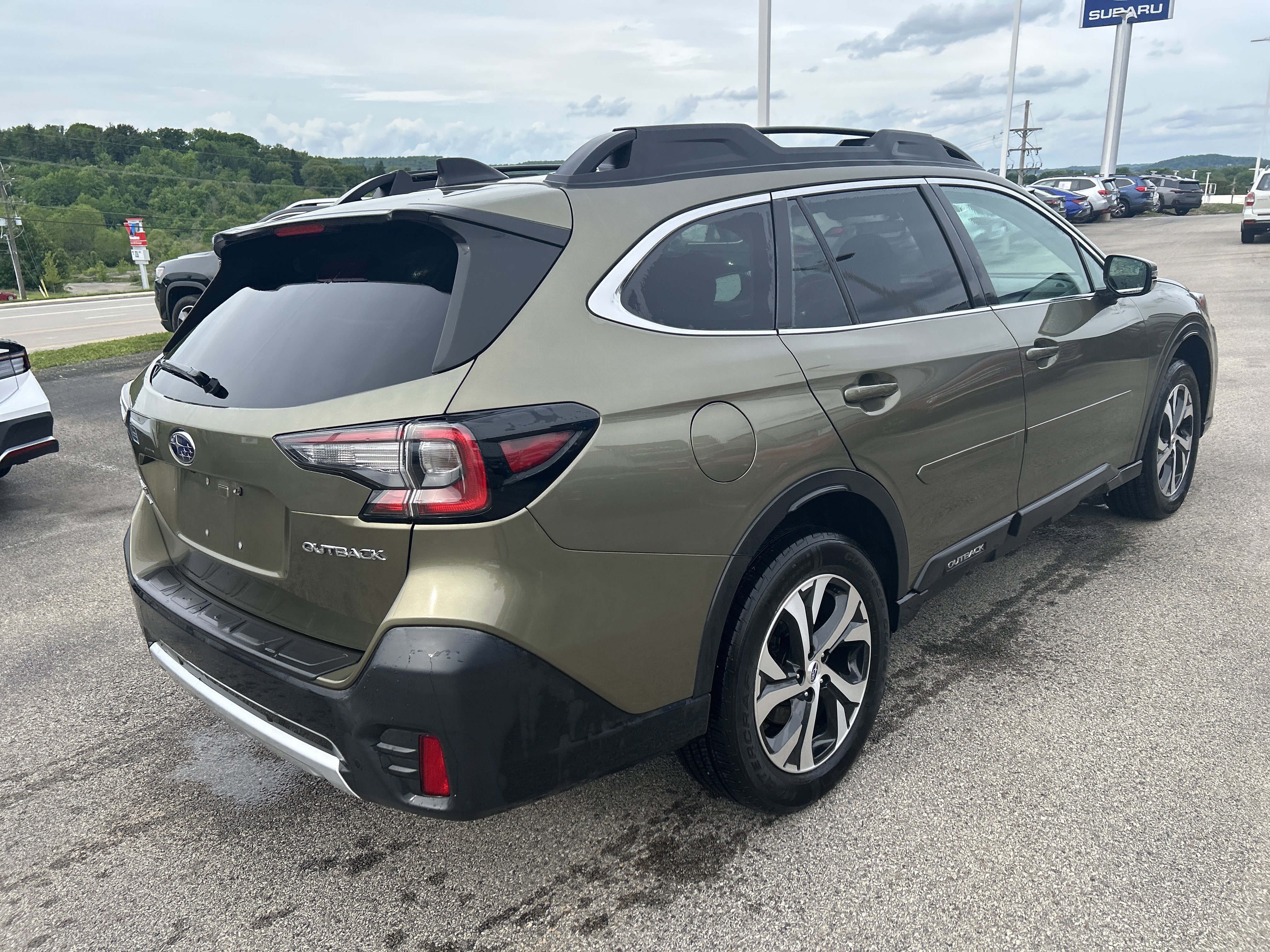Used 2021 Subaru Outback Limited AWD/4WD image 6