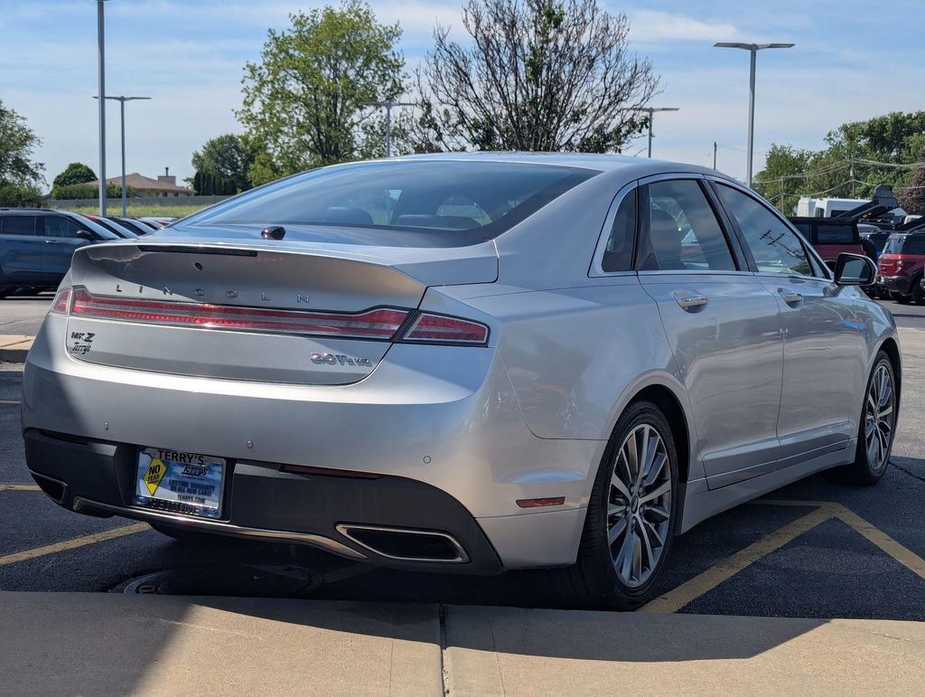 Used 2017 Lincoln MKZ Select w/ Select Plus Package AWD/4WD image 3
