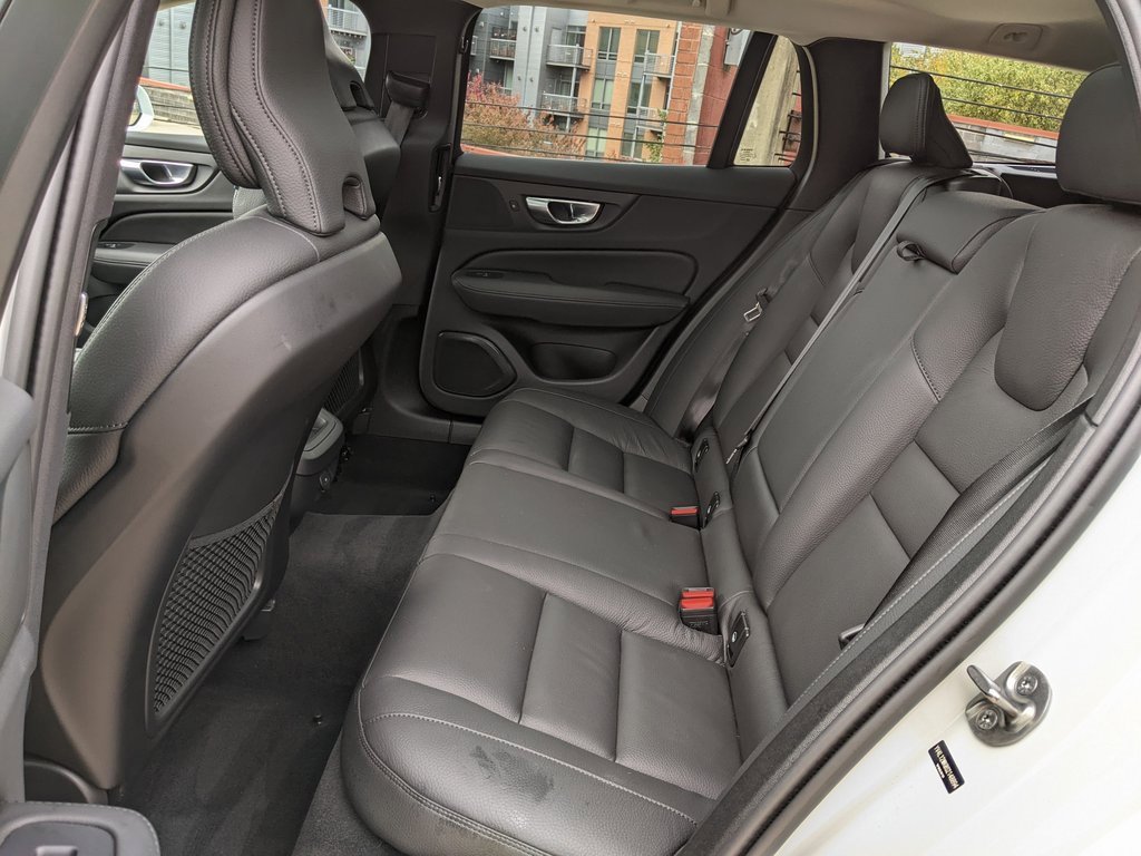 Certified 2025 Volvo V60 B5 Cross Country Plus image 23