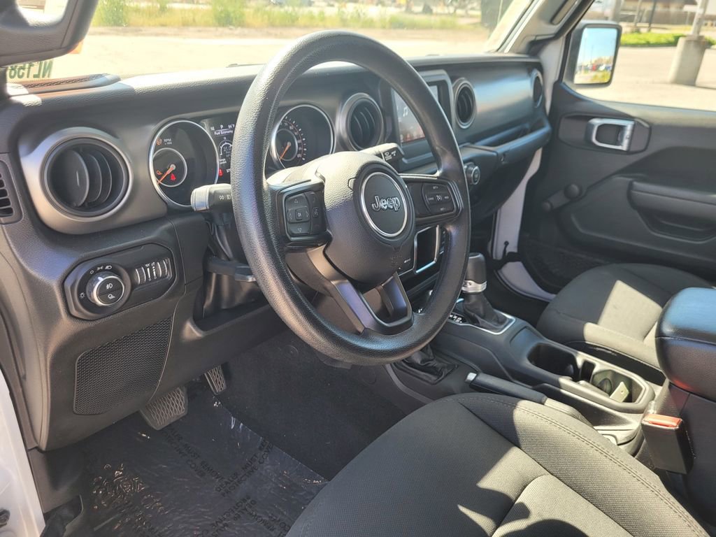 Used 2022 Jeep Gladiator Sport image 14