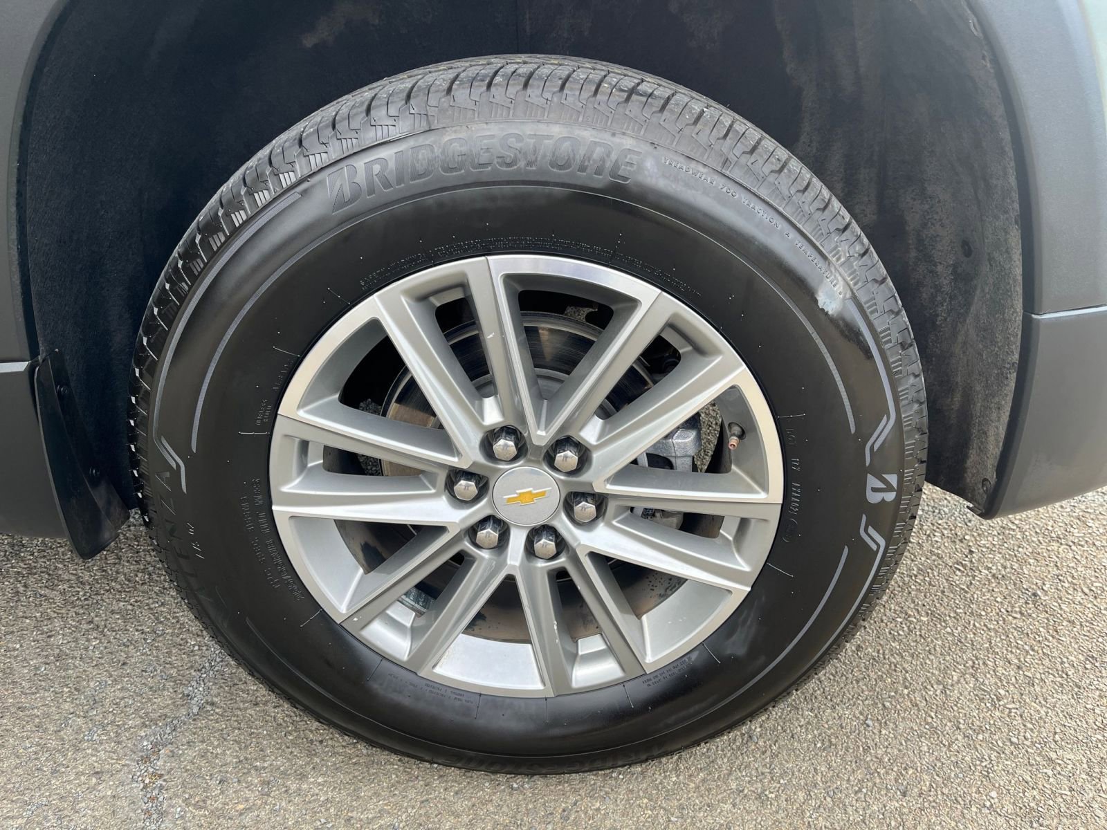 Used 2023 Chevrolet Traverse LT image 30