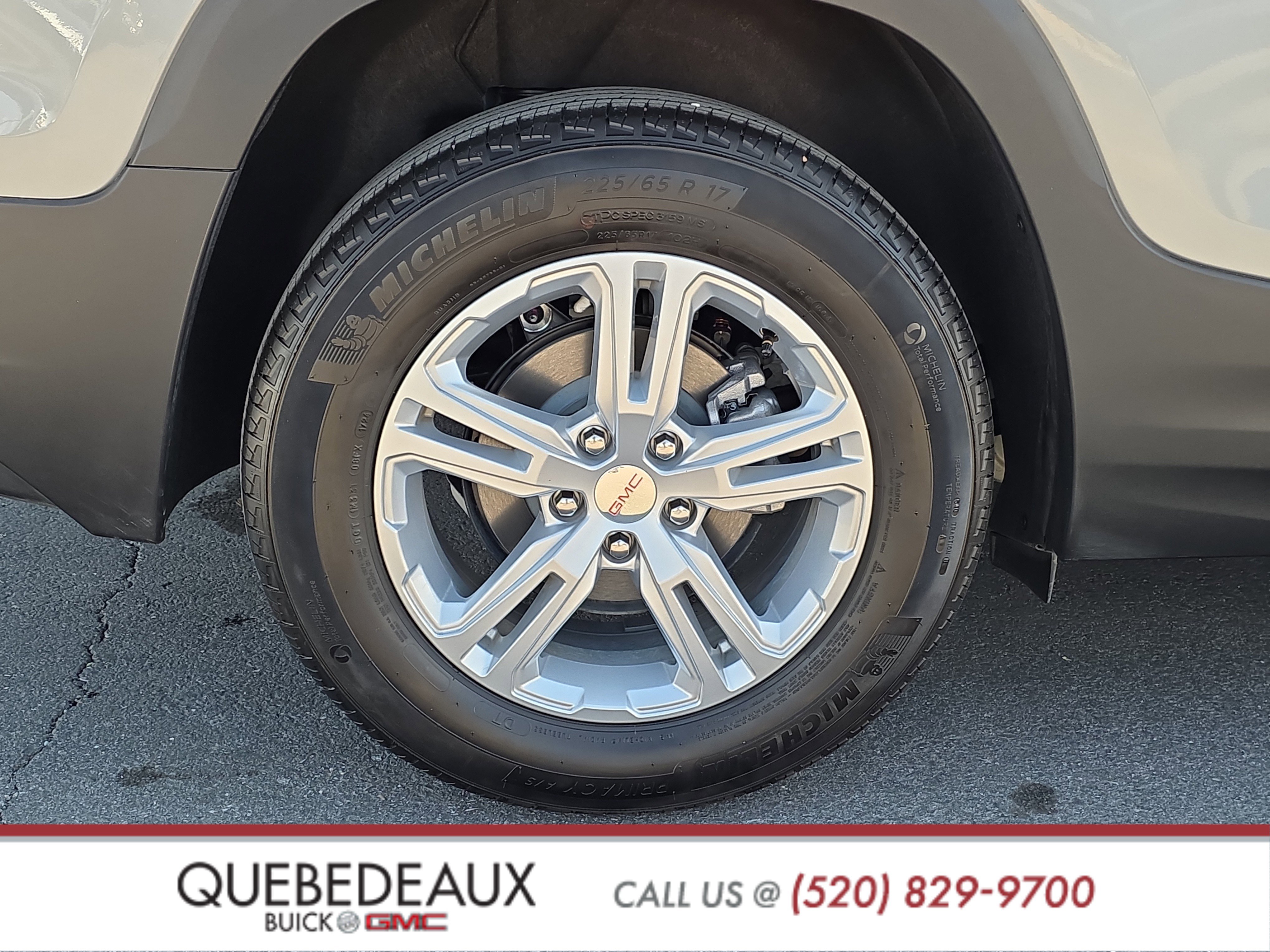 Used 2024 GMC Terrain SLE w/ Driver Convenience Package image 10