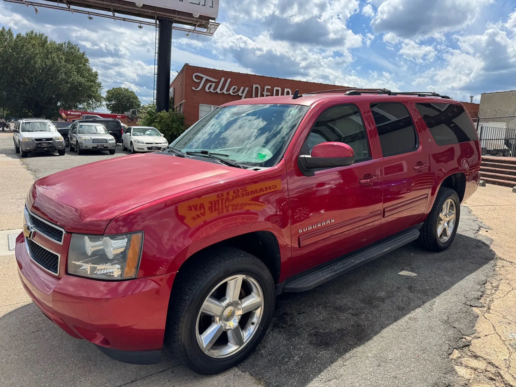 Used 2013 Chevrolet Suburban LT image 8