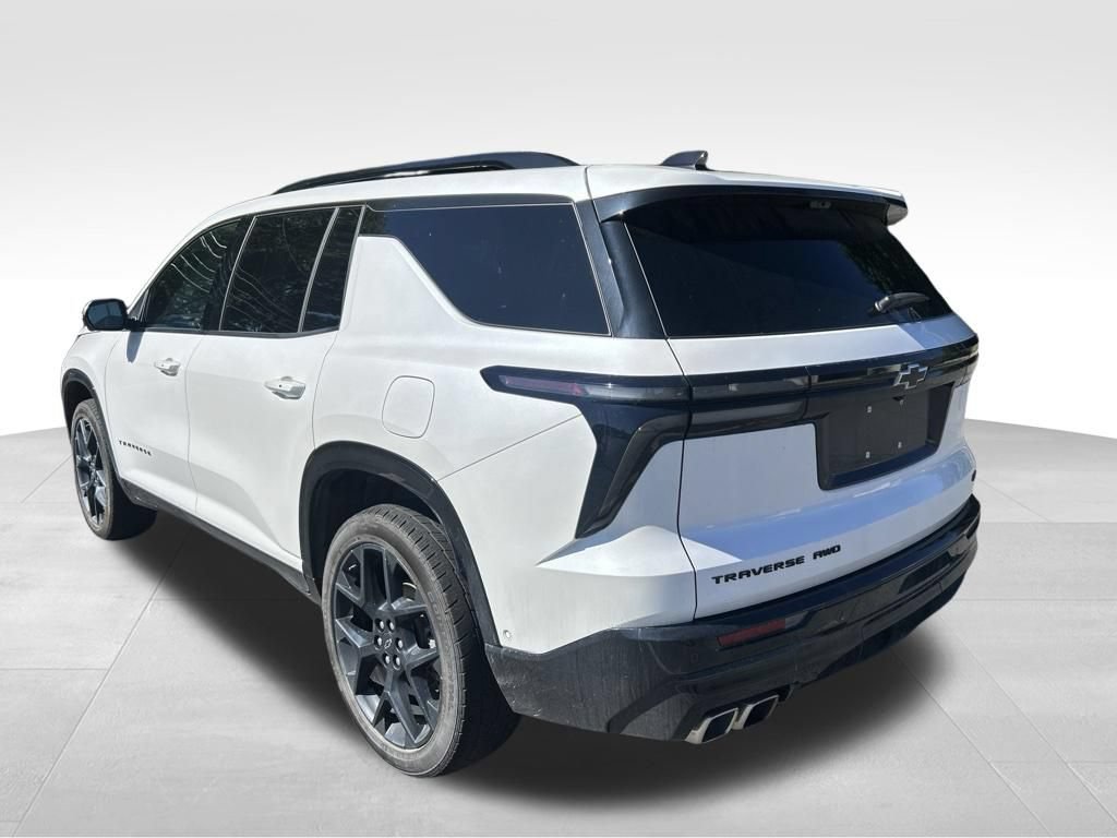 Used 2025 Chevrolet Traverse RS w/ LPO, Floor Liner Package AWD/4WD image 3