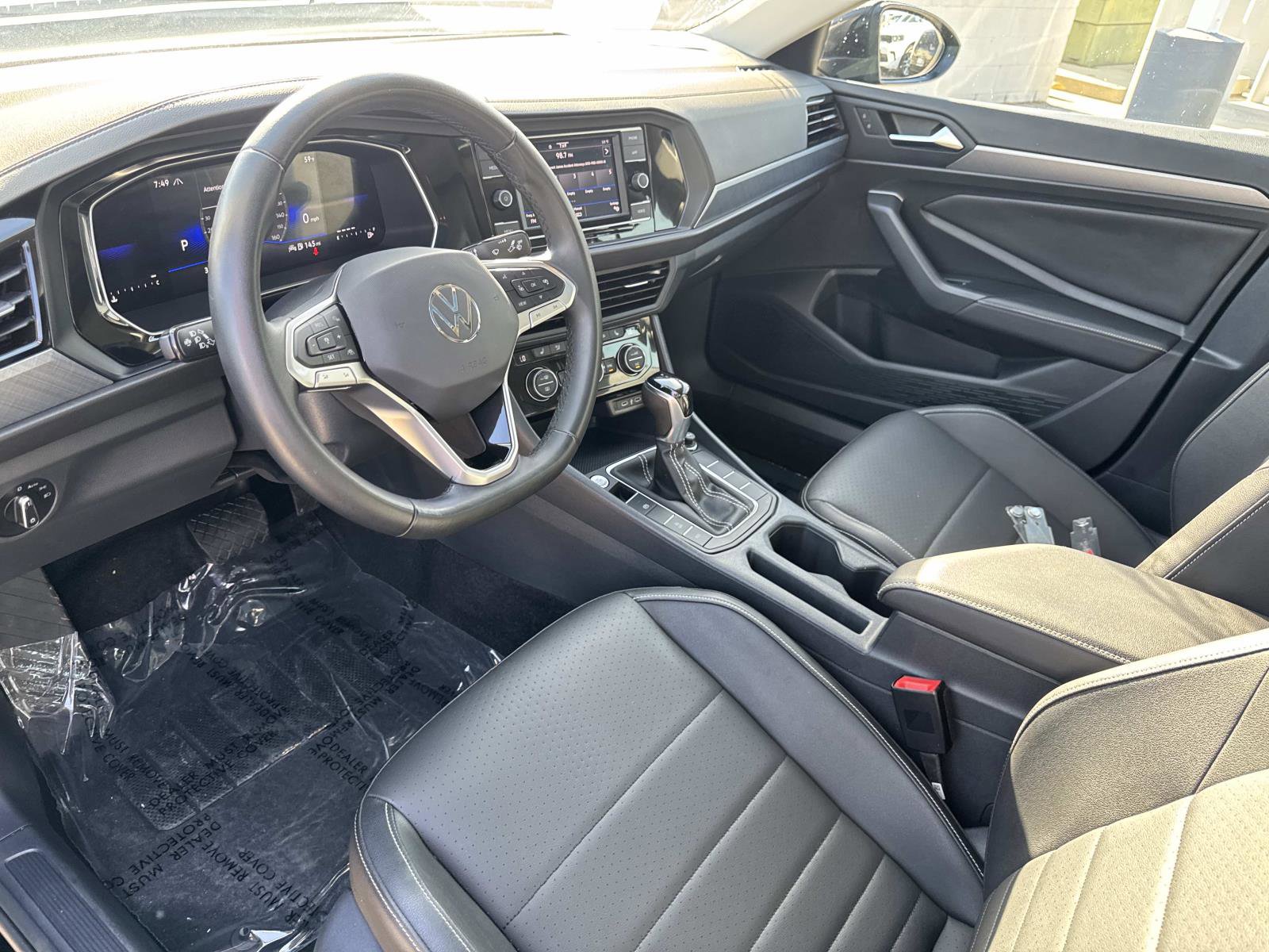 Used 2024 Volkswagen Jetta SE image 13