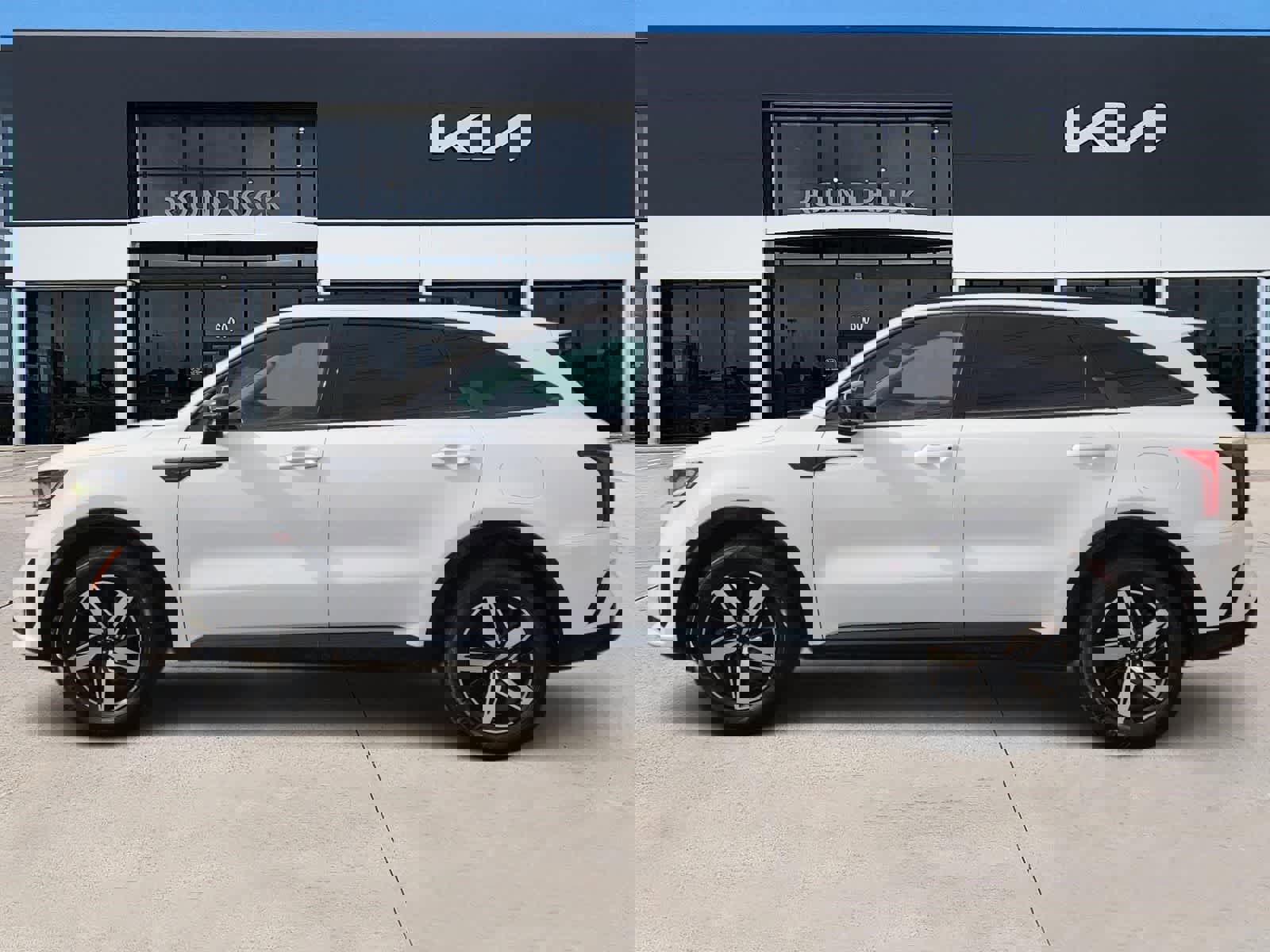 Used 2023 Kia Sorento S w/ Panoramic Sunroof Package image 4