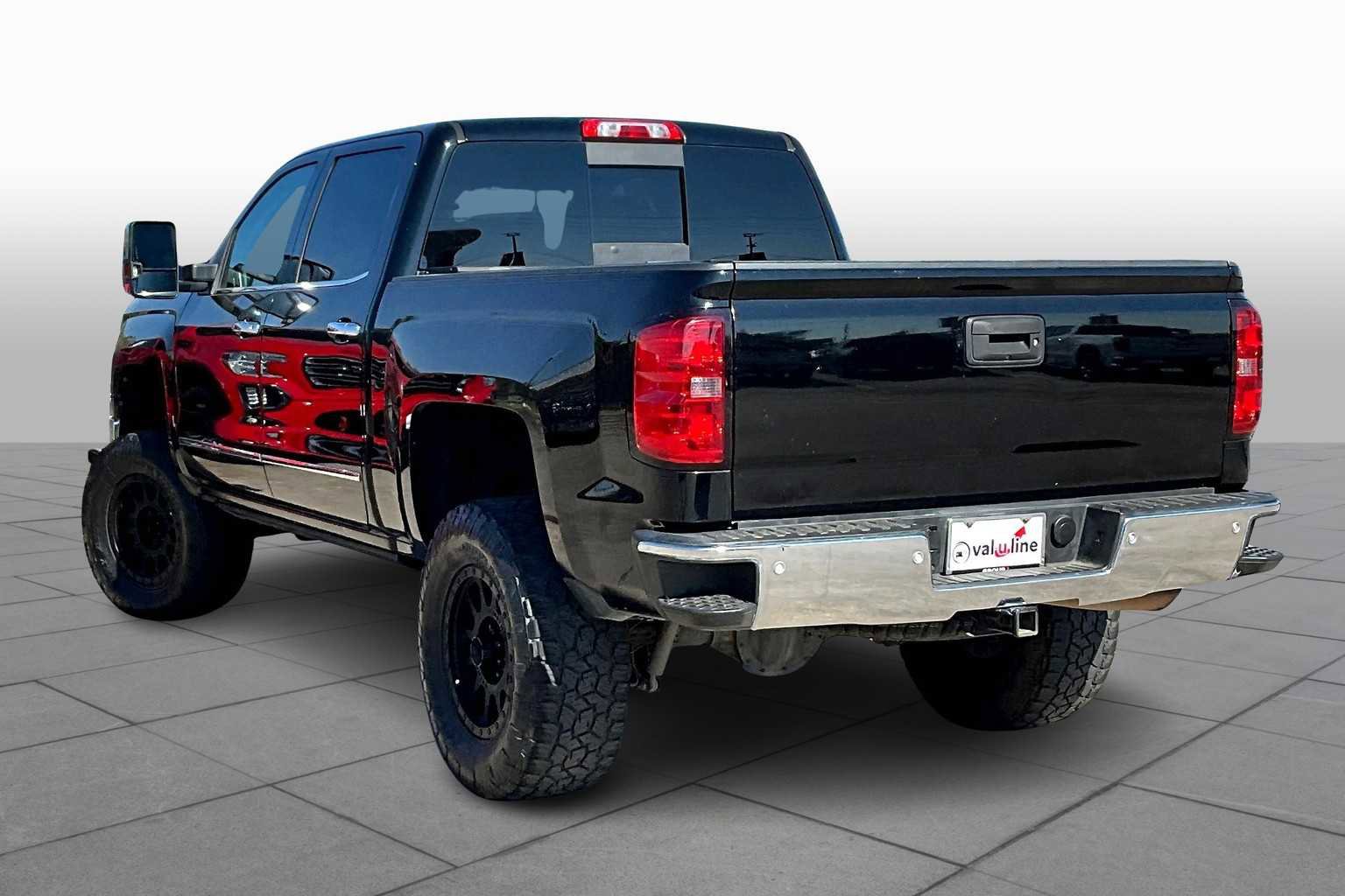 Used 2015 Chevrolet Silverado 1500 LTZ w/ LTZ Plus Package image 10