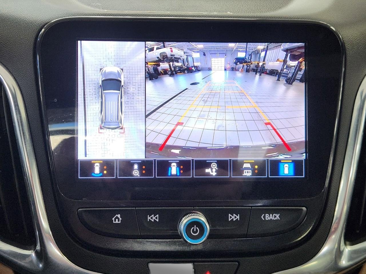Used 2023 Chevrolet Equinox Premier AWD/4WD image 36