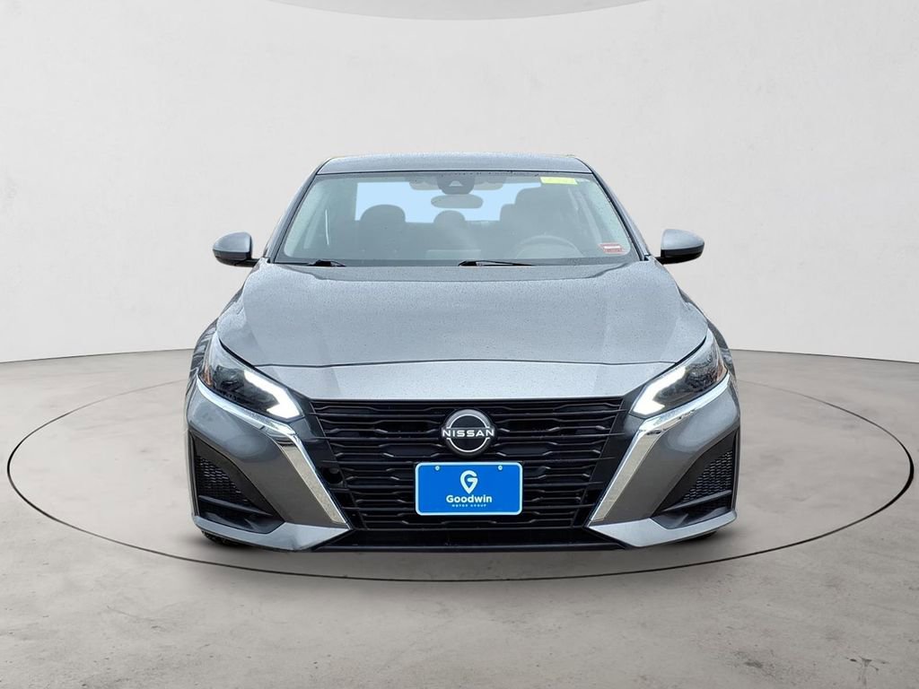 Used 2023 Nissan Altima 2.5 SV image 2