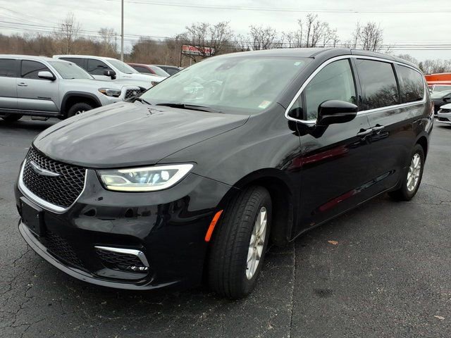 Used 2024 Chrysler Pacifica Touring-L image 20