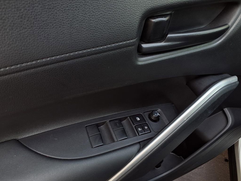 Certified 2024 Toyota Corolla Cross LE w/ Moonroof Package FWD image 19