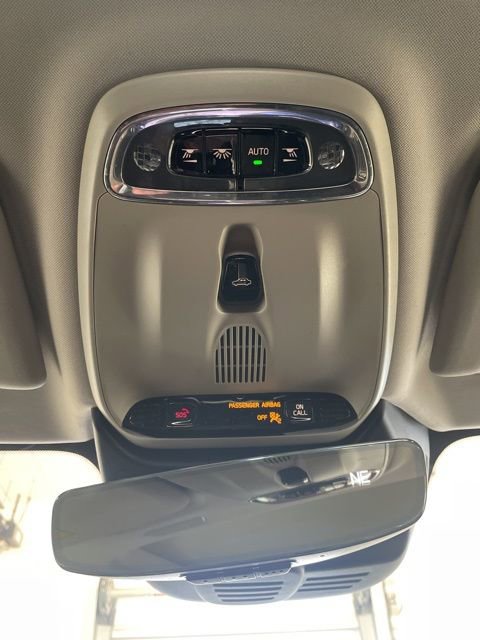 Used 2021 Volvo V60 T5 Cross Country w/ Climate Package image 24