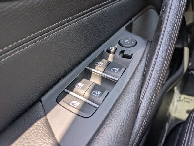 Used 2018 BMW 530e RWD image 26