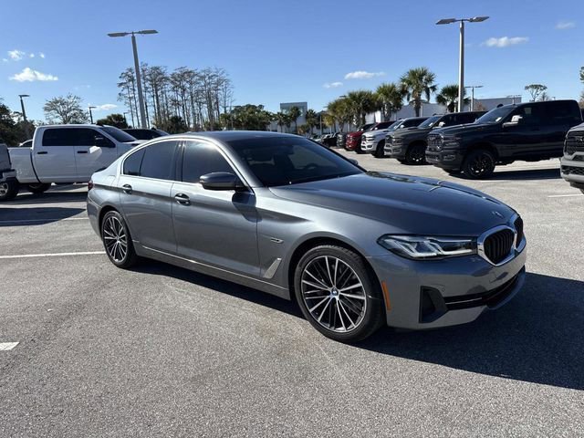 Used 2022 BMW 530e w/ Premium Package image 1