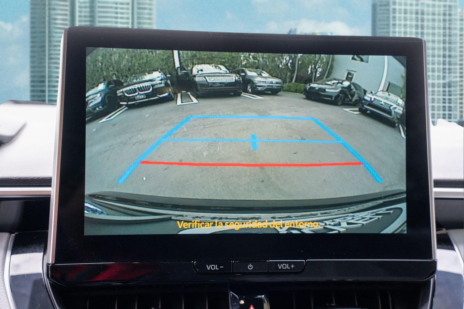 Used 2025 Toyota Corolla SE w/ SE Premium Package image 33