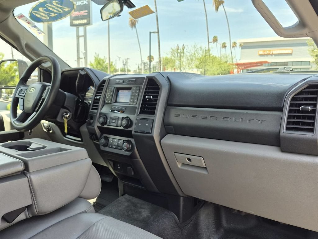 Used 2020 Ford F550 2WD Regular Cab Super Duty image 27