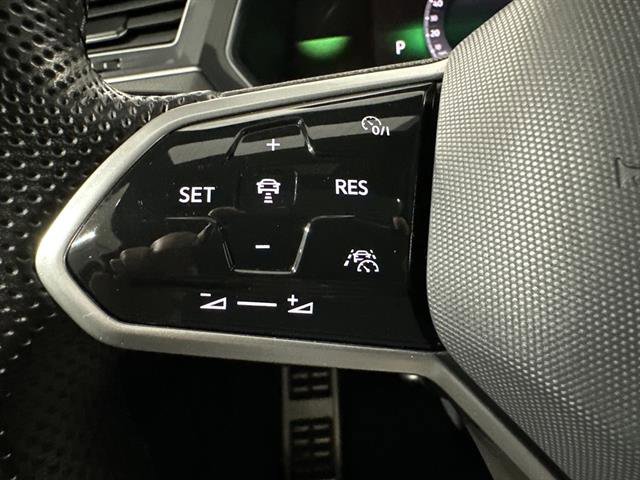 Certified 2024 Volkswagen Tiguan SE R-Line image 32