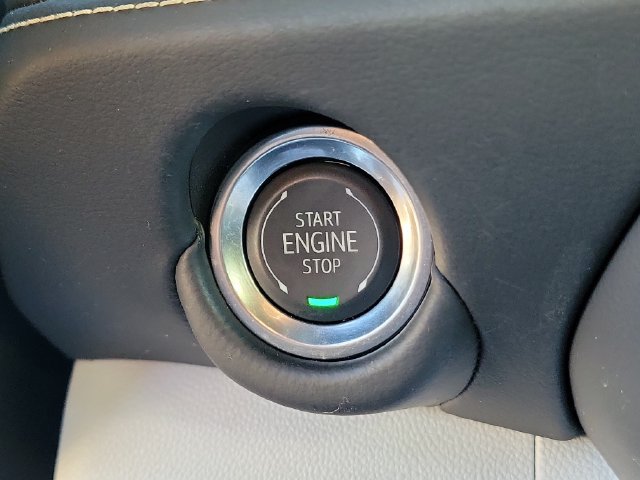 Certified 2025 Chevrolet Tahoe Premier AWD/4WD image 31