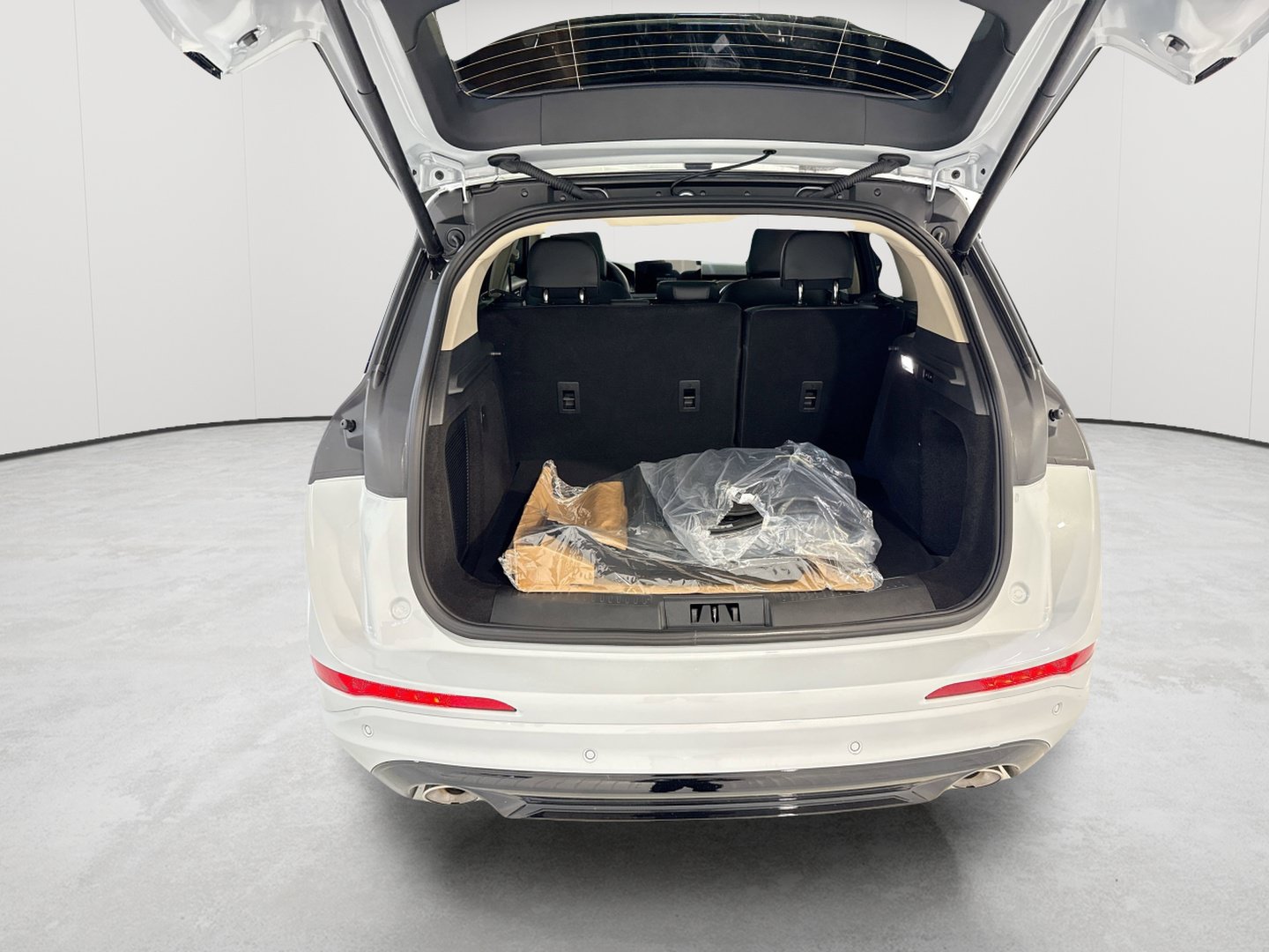 New 2026 Lincoln Corsair Reserve FWD image 28