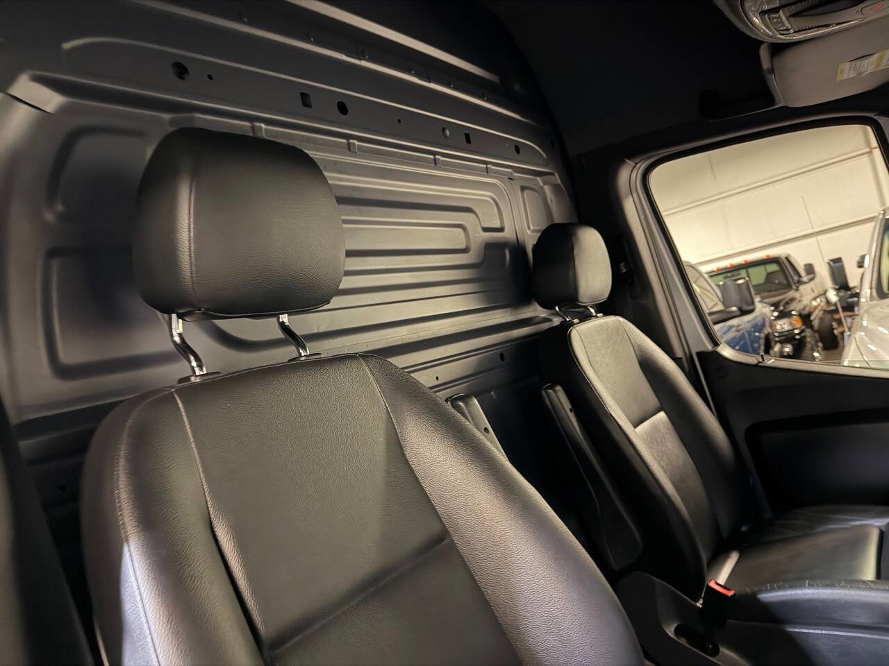 Used 2020 Freightliner Sprinter 2500 image 23