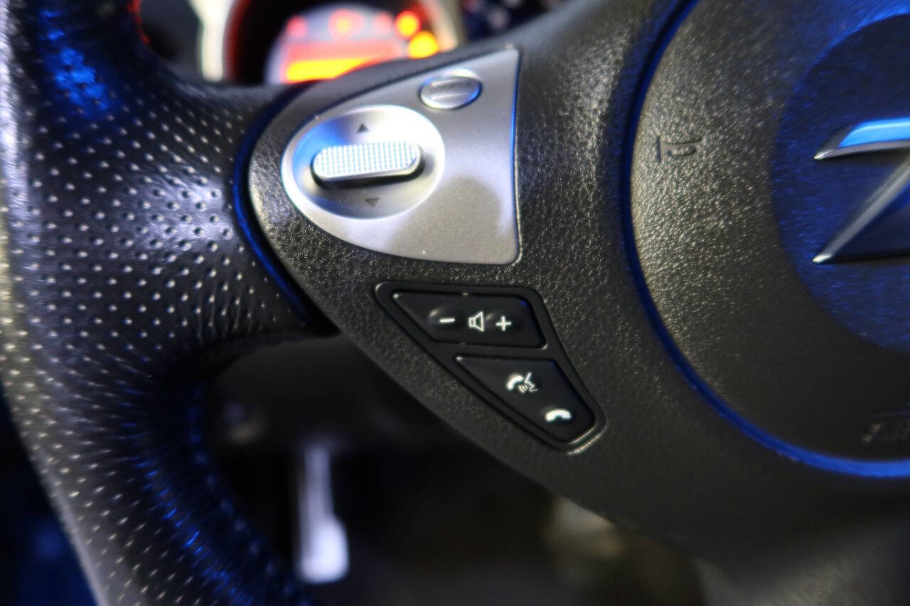 Used 2009 Nissan 370Z Touring w/ Sport Pkg image 23