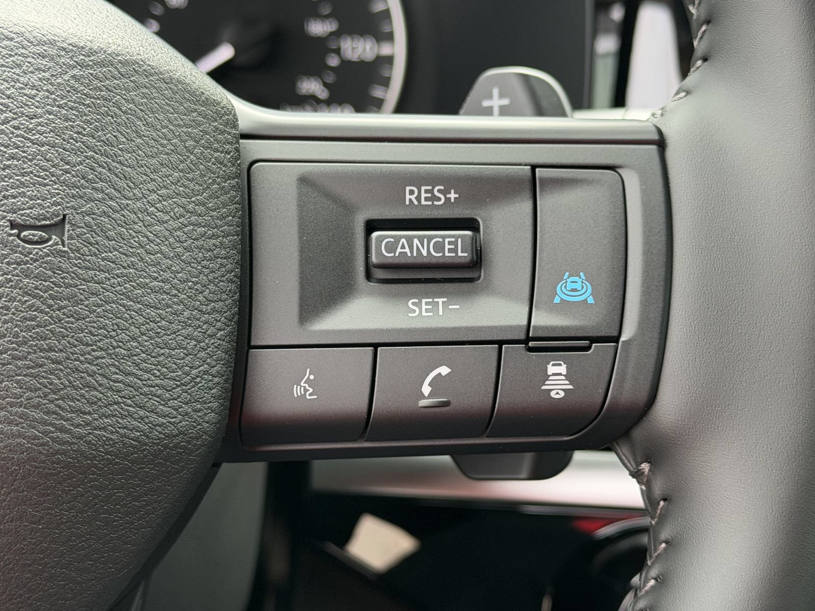 New 2026 Nissan Pathfinder SV w/ SV Premium Package FWD image 11